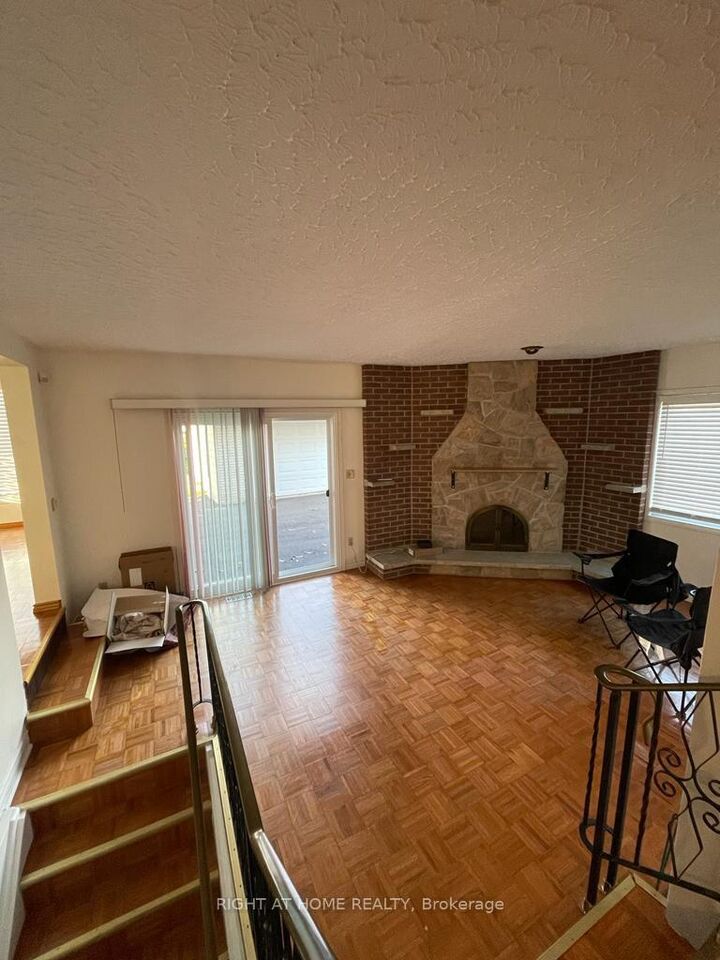 Property Photo: 6930 Whitman Avenue ON L2G 5B4