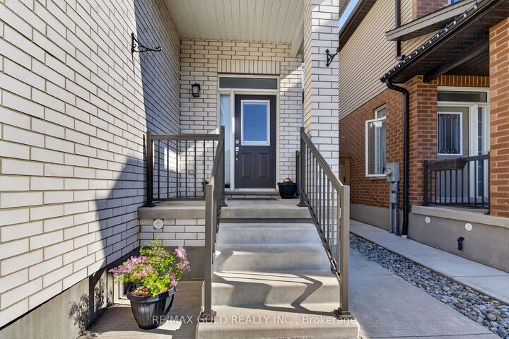 Property Photo: 105 Arlington Parkway N ON N3L 0G5