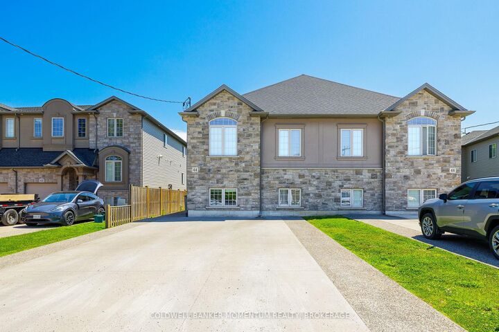 Property Photo: 44 Cleveland Street ON L2V 3K4