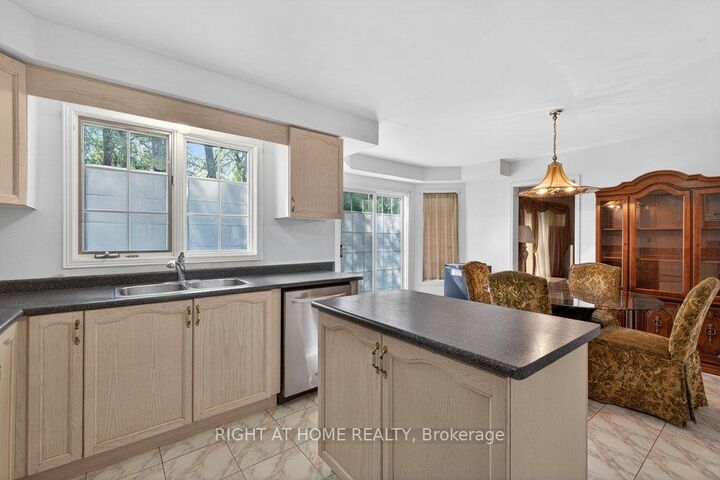 Property Photo: 130 Eagleridge Drive ON L6R 1E3