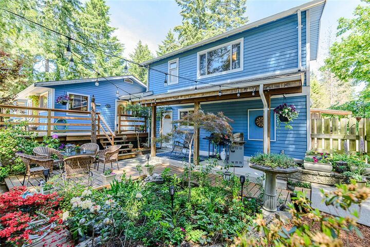 Property Photo: 105 Byron Rd BC V8K 1C8