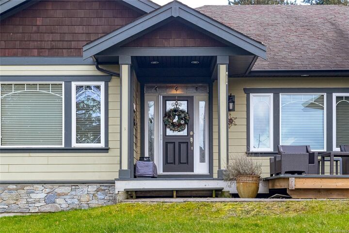 Property Photo: 10115 Chemainus Rd BC V0R 1K2