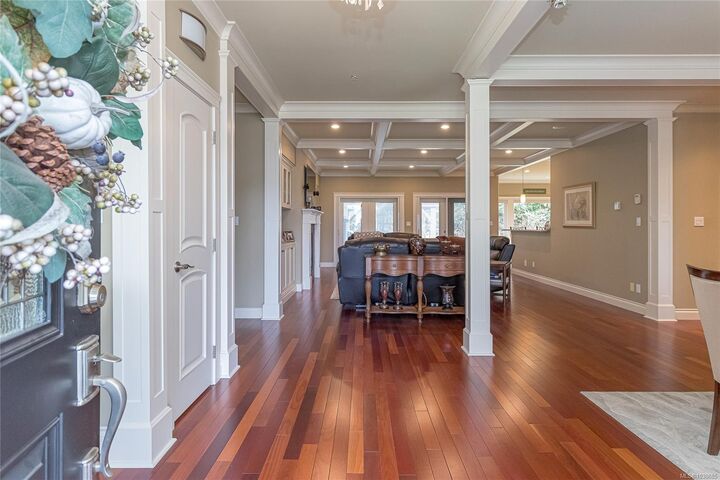Property Photo: 10115 Chemainus Rd BC V0R 1K2