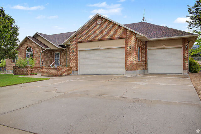 Property Photo:  805 S 300 E  UT 84627 