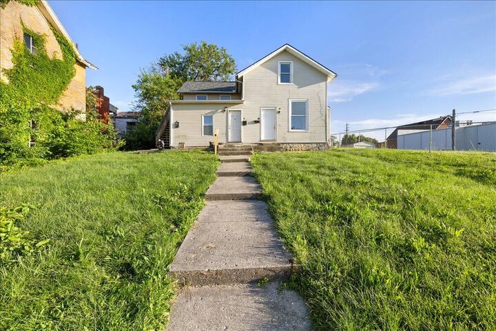 Property Photo:  7 W Mulberry Street  OH 45506 
