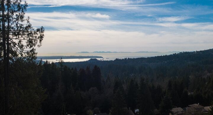 5240 Malaspina Place — photo 1