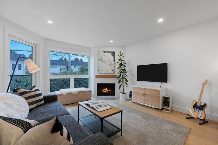Property Photo:  607 E 8th Avenue 203  BC V5T 1T2 