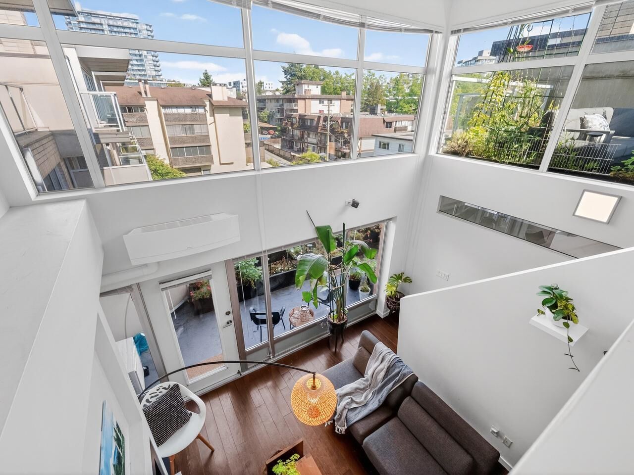Property Photo:  1288 Chesterfield Avenue Ph1  BC V7M 0B1 