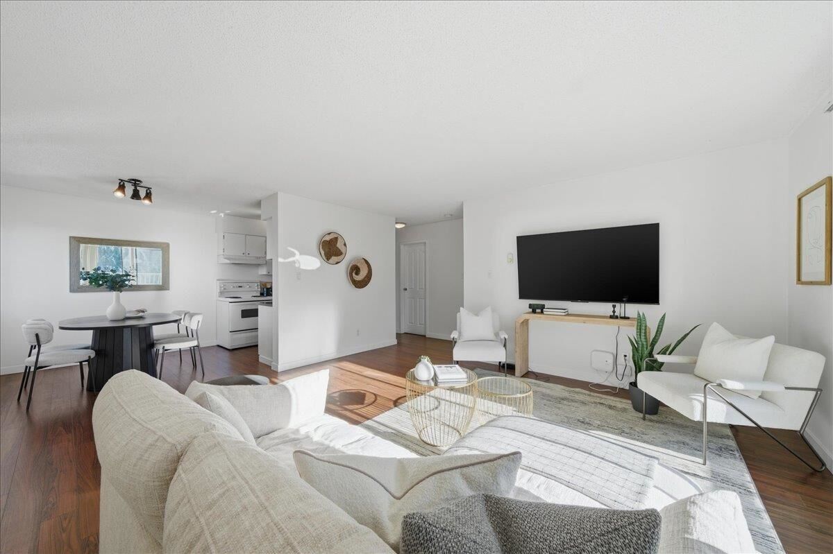 Property Photo: 15238 100 Avenue 314 BC V3R 7T9