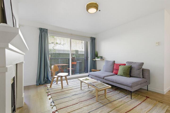 Property Photo: 33165 2nd Avenue 205 BC V2V 6T8