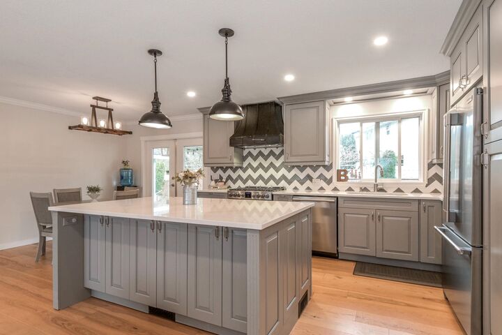 Property Photo:  27192 34 Avenue  BC V4W 3H4 