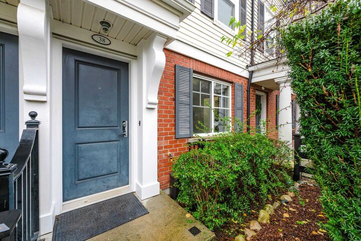 Property Photo: 18983 72A Avenue 38 BC V4N 1A5