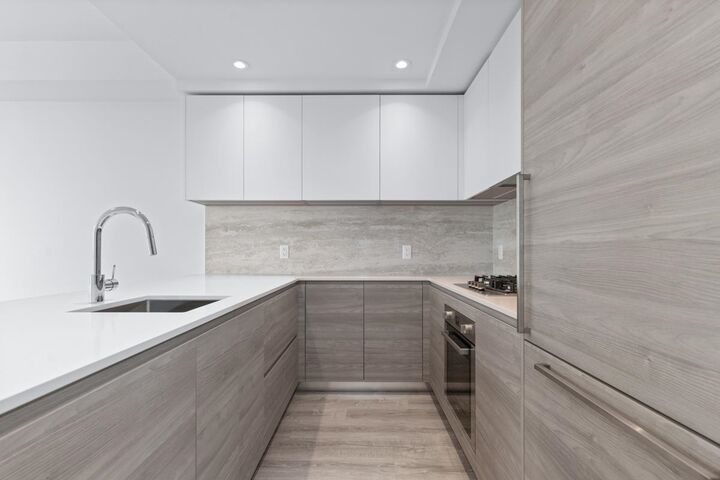 Property Photo:  660 Quayside Drive 1405  BC V3M 0P2 