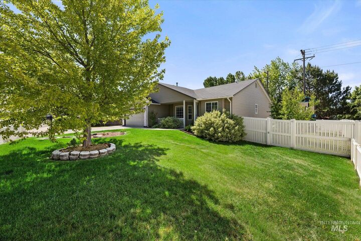Property Photo:  8509 W Falling Star St  ID 83709 