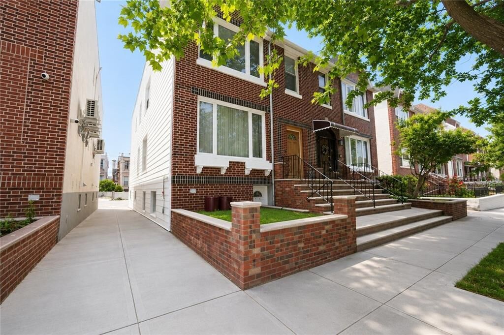 Property Photo:  17 Bay 8th Street  NY 11228 