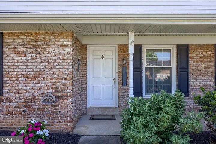 Property Photo:  2129 Kentwood Drive  PA 17601 