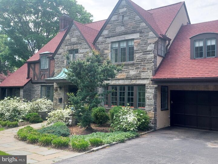 Property Photo:  105 Stratford Road  PA 19086 