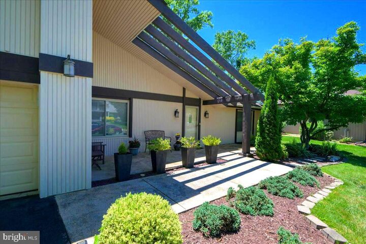 Property Photo:  8633 Reseca Lane  VA 22152 