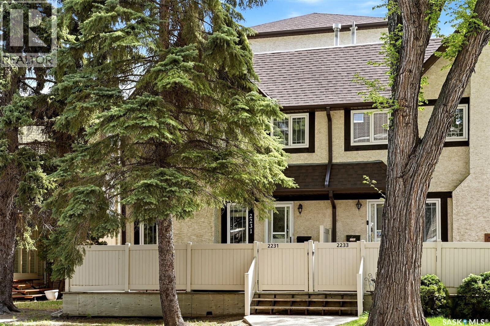 Property Photo:  2231 McIntyre Street  SK S4P 2S1 
