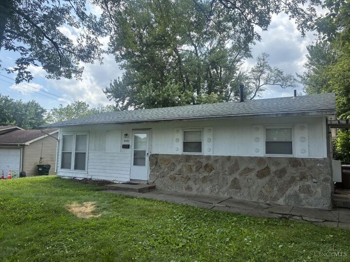 Property Photo:  9585 Ridgemoor Avenue  OH 45231 