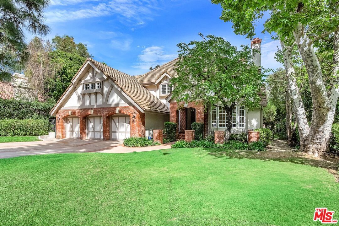 Property Photo:  3225 Iredell Ln  CA 91604 