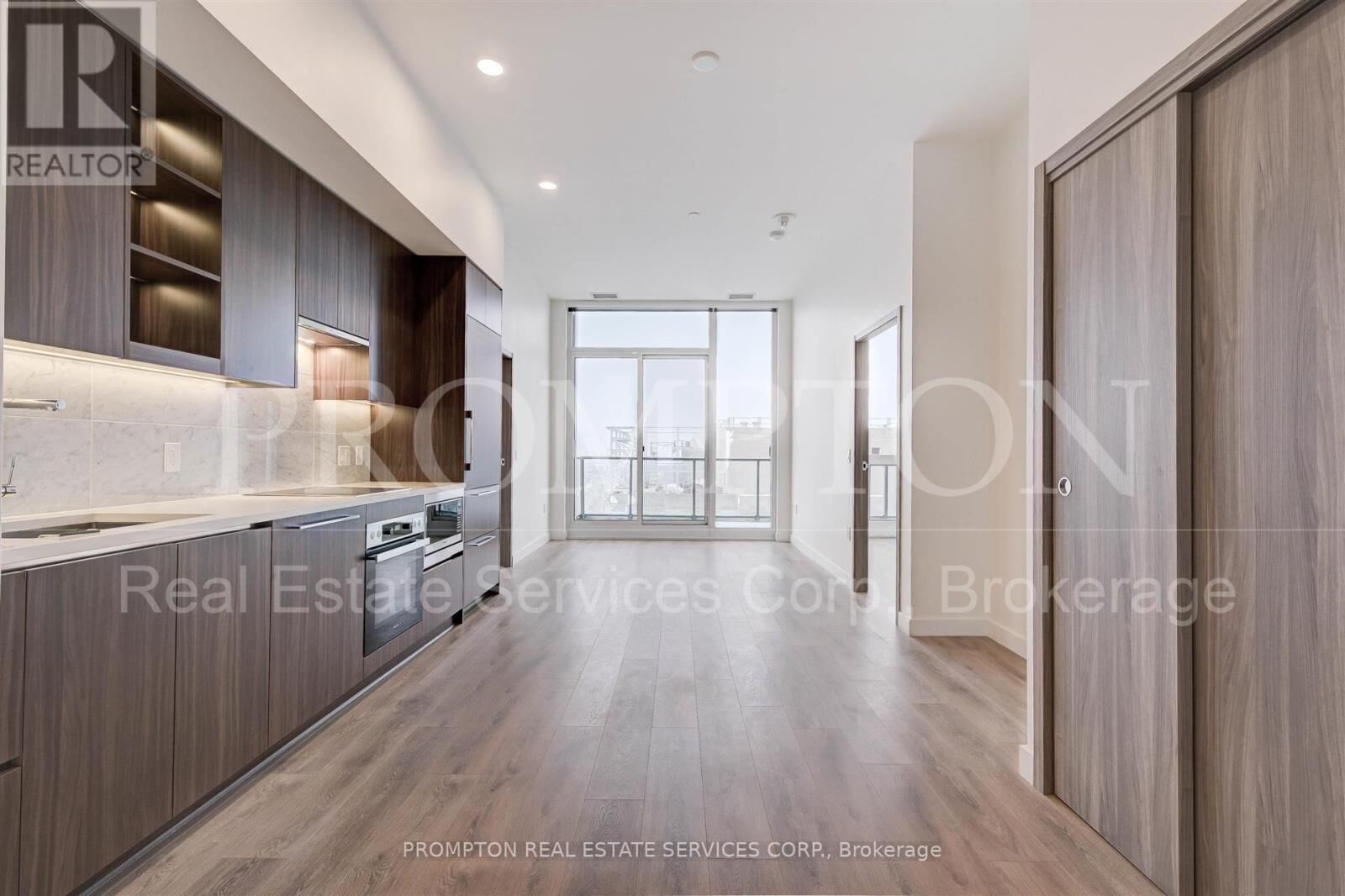 Property Photo: 85 McMahon Drive 3105 ON M2K 0H1