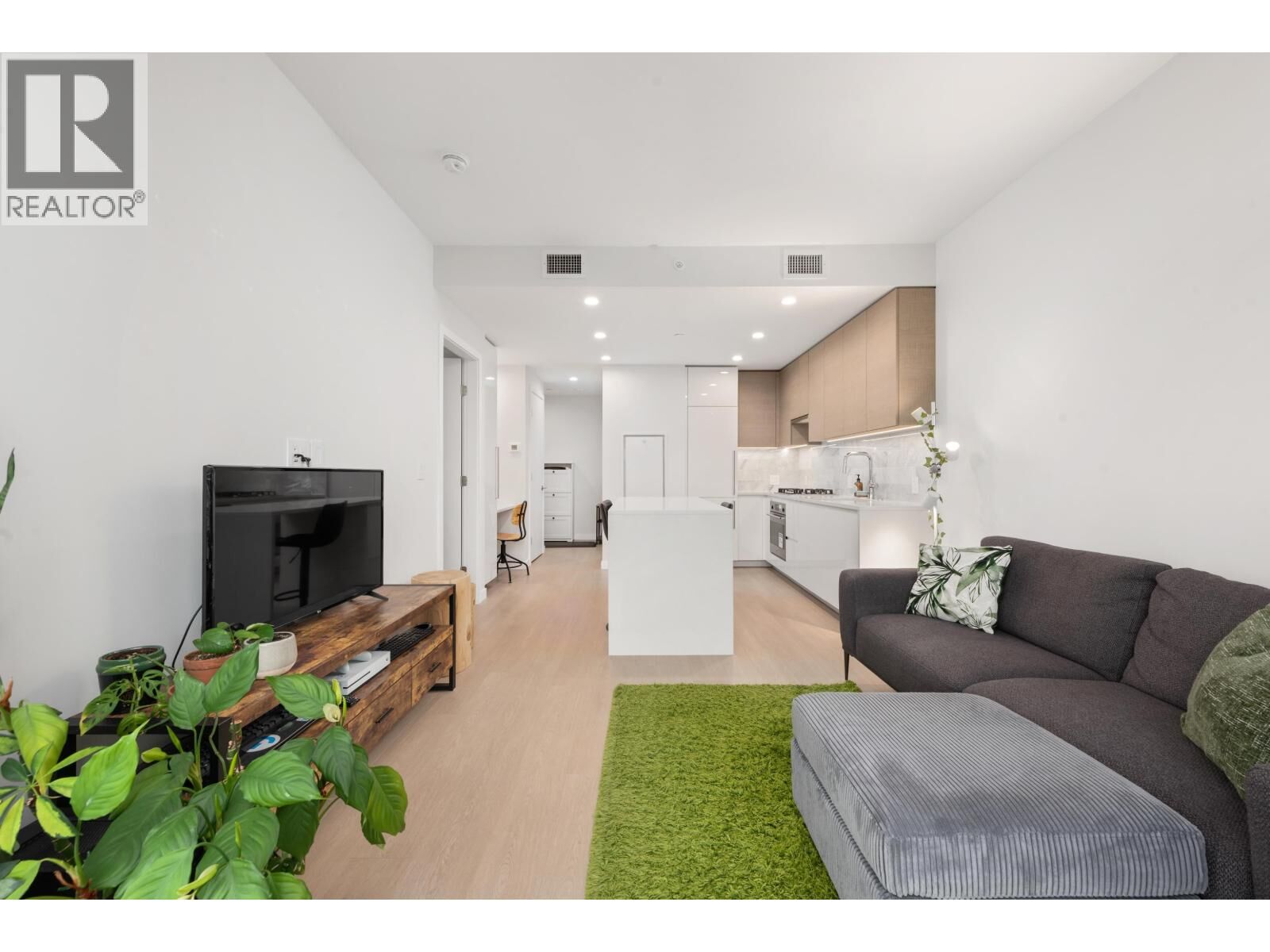 Property Photo: 2186 Gilmore Avenue 1301 BC V5C 0N7