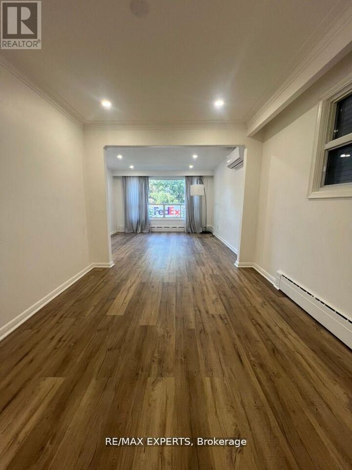 Property Photo:  101 Kenwood Avenue 2  ON M6C 2S1 