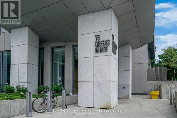 Property Photo: 75 Queens Wharf Road 2610 ON M5V 0J8