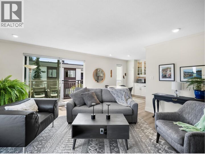 Property Photo:  134 West 20th Street 202  BC V7M 1Y4 