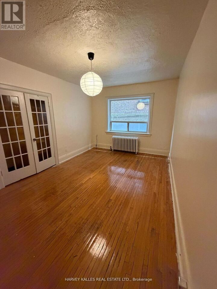 Property Photo:  105 Kenwood Avenue Unit#103  ON M6C 2S1 
