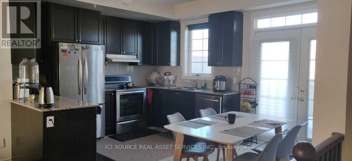 Property Photo: 76 Cathedral High Street Unit 2 ON L6C 0P3