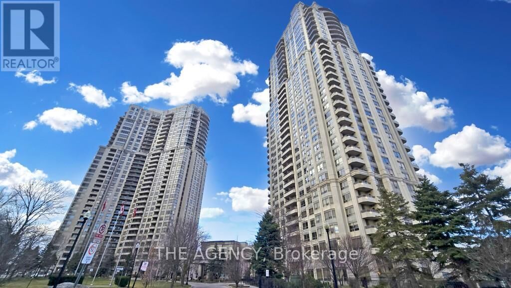 Property Photo: 25 Kingsbridge Garden Circle 226 ON L5R 4B1