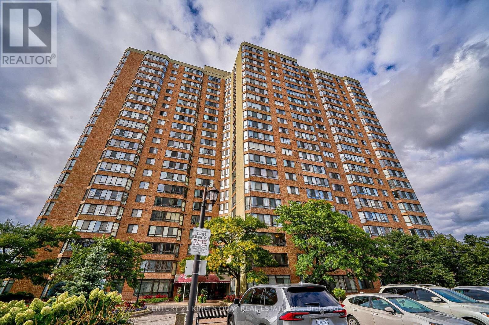 Property Photo:  25 Bamburgh Circle 1732  ON M1W 3W2 