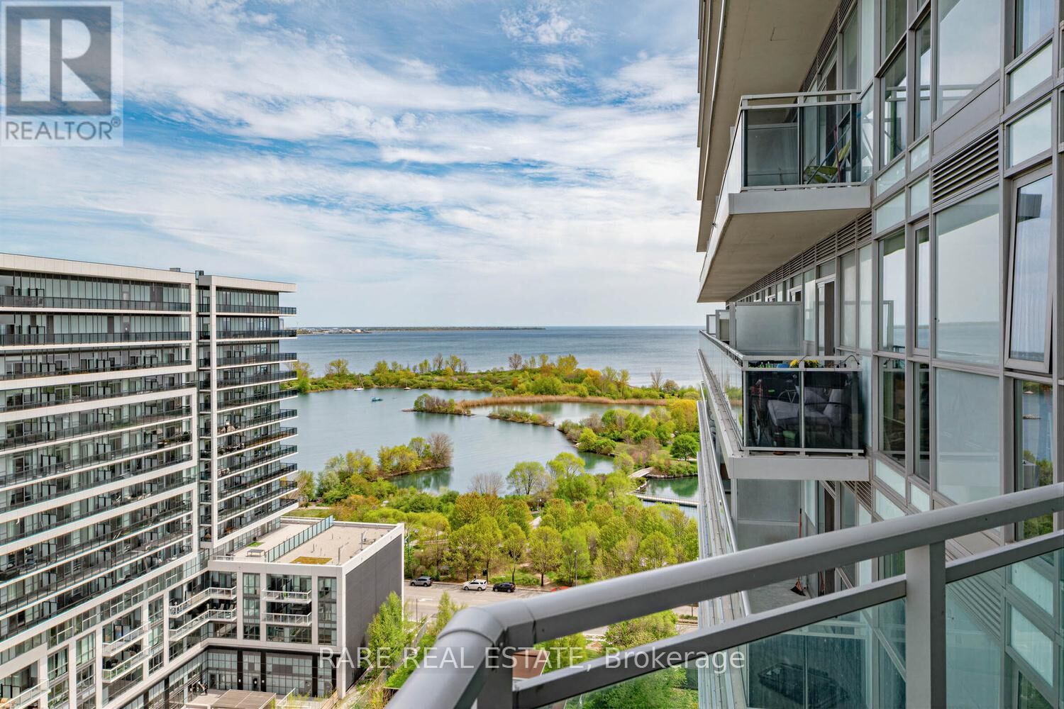 Property Photo:  33 Shore Breeze Drive 1505  ON M8V 1A1 