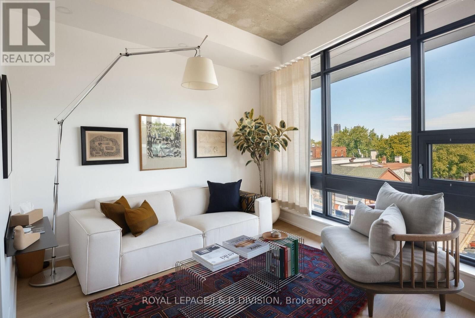 Property Photo:  1239 Dundas Street West 405  ON M6J 1X6 