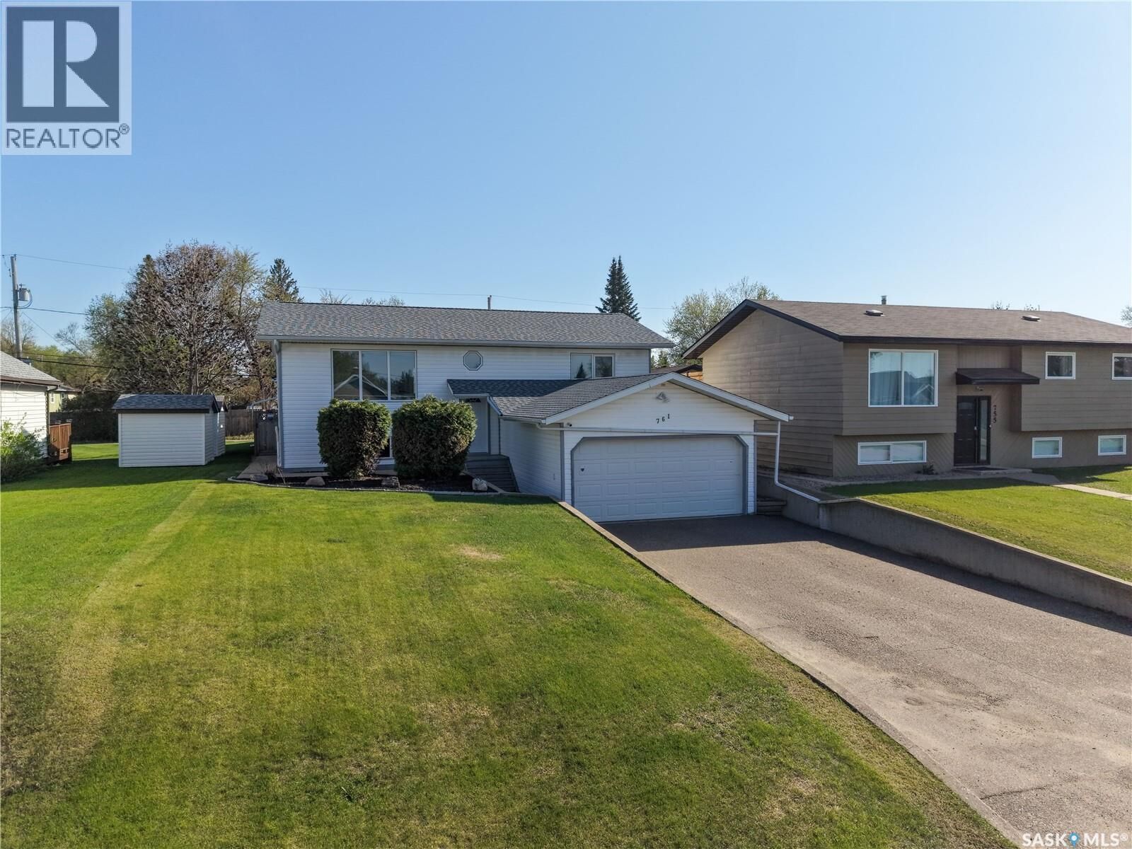 Property Photo: 761 3rd Street E SK S6V 0H7