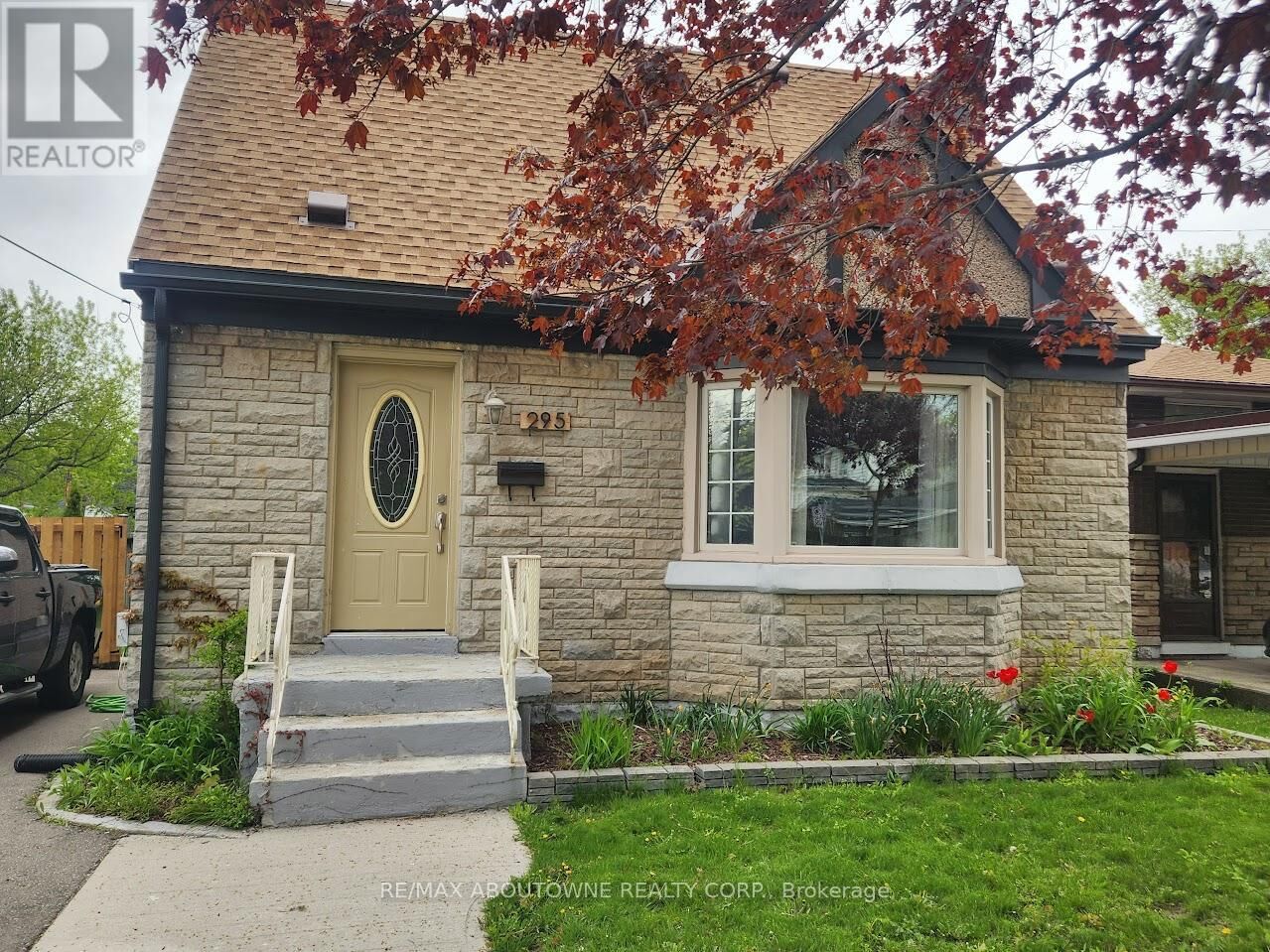 Property Photo: 295 Queensdale Avenue East ON L9A 1L3
