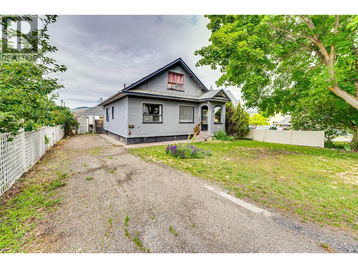 3202 26 Street — photo 1