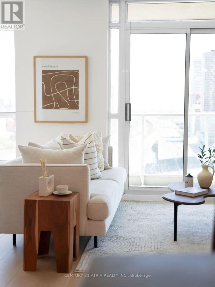 Property Photo: 18 Yonge Street 1806 ON M5E 1R4
