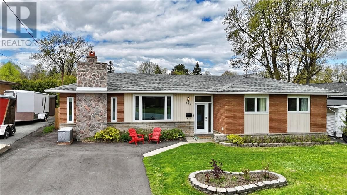 Property Photo:  899 Vine  ON P3A 3P8 