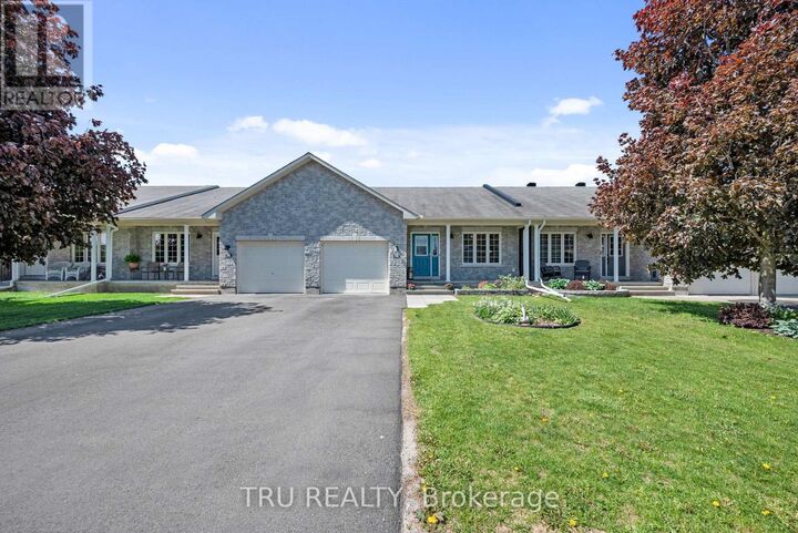 Property Photo:  76 Johanna Street  ON K0A 1A0 