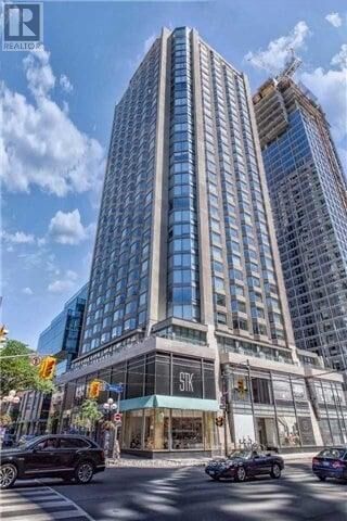 Property Photo: 155 Yorkville Avenue 1616 ON M5R 0B4