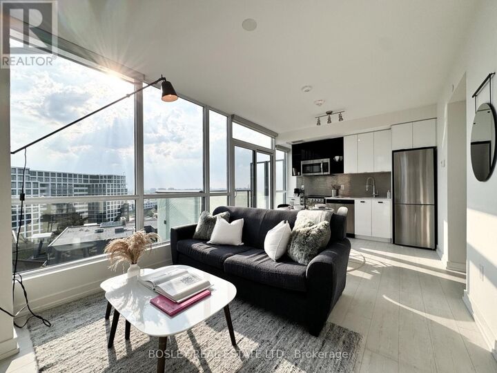 Property Photo: 10 De Boers Drive 1313 ON M3J 0L6