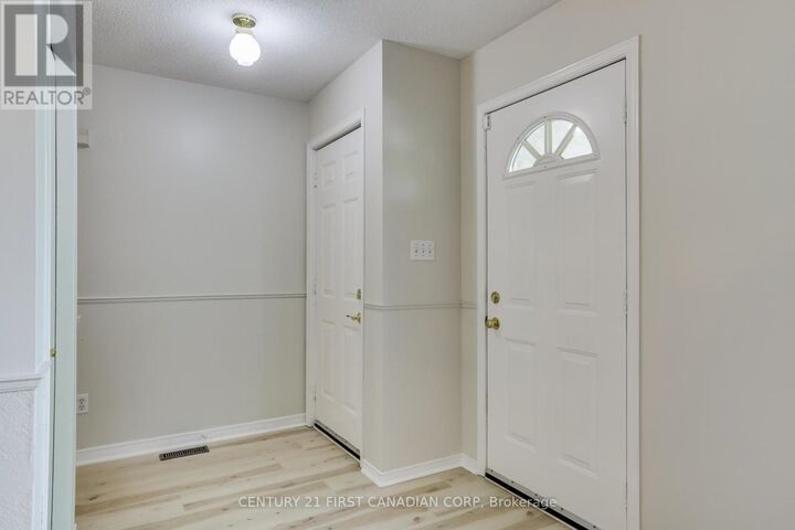 Property Photo: 604 Talltree Crescent ON N5V 5E4
