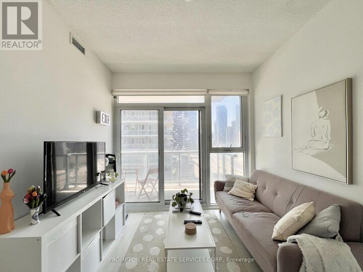 Property Photo:  20 Richardson Street 1707  ON M5A 0S6 
