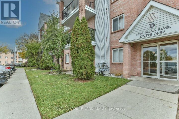 Property Photo: 1096 Jalna Boulevard 90 ON N6E 3B8