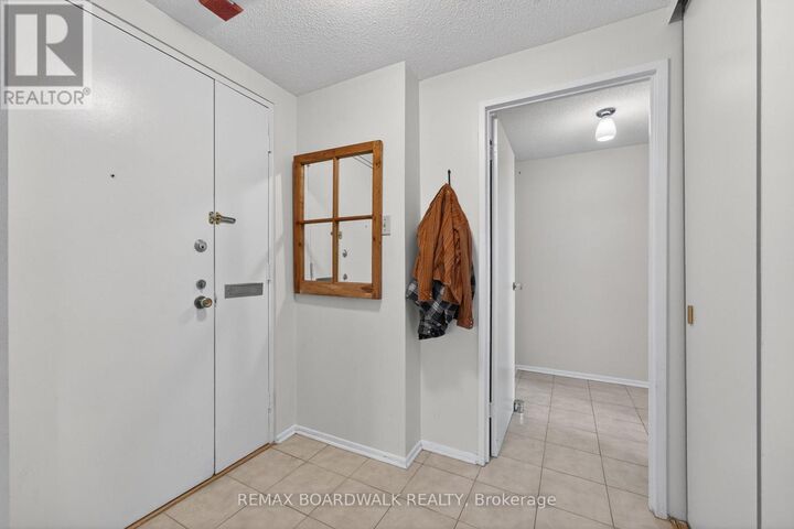 Property Photo: 1356 Meadowlands Drive East 308 ON K2E 6K6