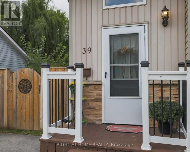 Property Photo: 39 Cumming Street ON L2S 1H8