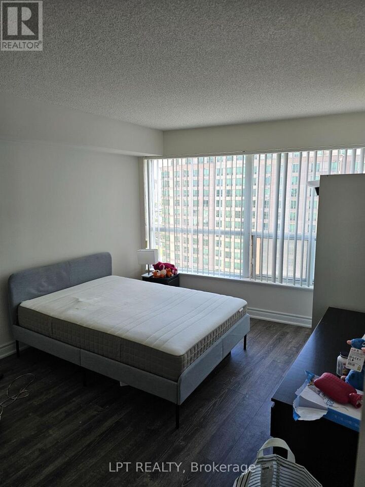 Property Photo:  38 Lee Centre Drive 2107  ON M1H 3J7 